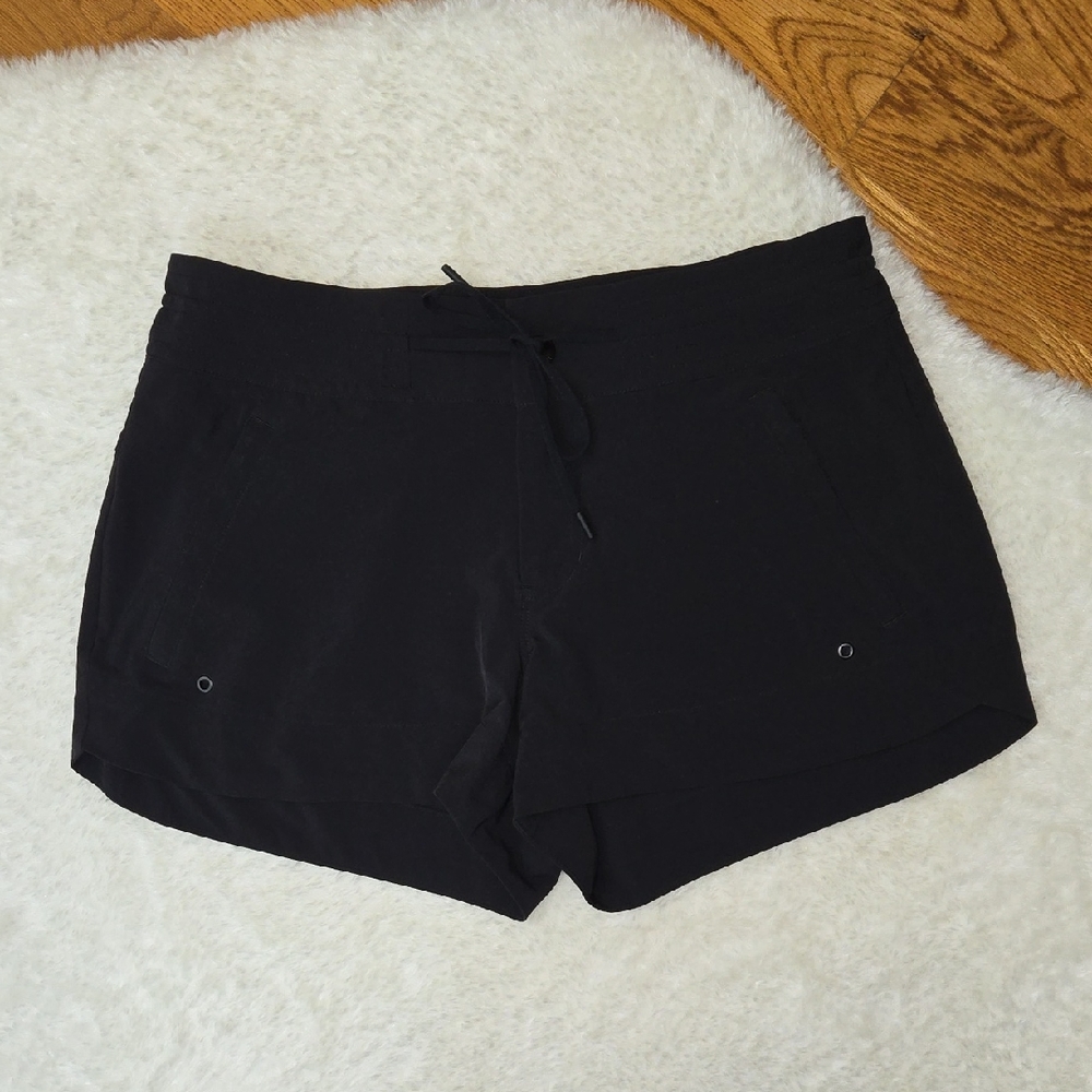 Athleta Black Shorts, Womens 6, Great Condition